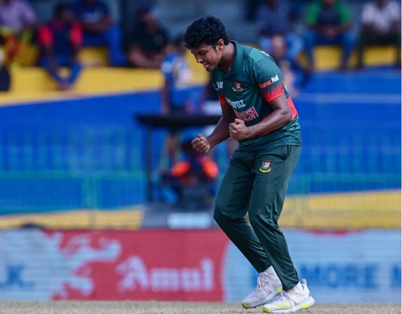 এক পরিবর্তন নিয়ে বাংলাদেশ, ১৮ ওভার খেলেছে শ্রীলঙ্কা দেখেনিন সর্বশেষ স্কোর
