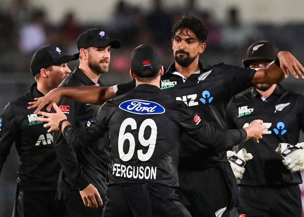 আজও ৫০ ওভার তো শেষ করতে পারল না বরং বিশাল ব্যবধানে হারলো বাংলাদেশ