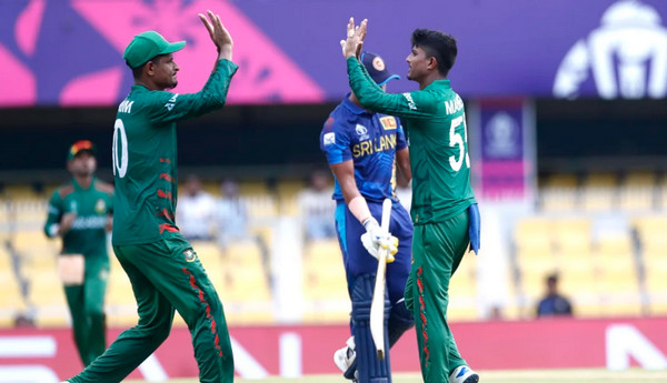 আবারও উইকেট তুলেনিল বাংলাদেশ, ২৫ ওভার শেষে দেখুন সর্বশেষ স্কোর