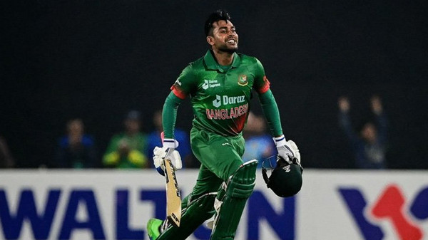 মিরাজের দারুন ফিফটি, জয়ের পথে বাংলাদেশ