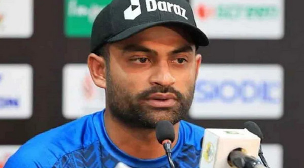 চাঞ্চল্যকর তথ্য ফাঁসঃ জানা গেলো তামিমকে ফোন করে নিচে ব্যাট করতে বলা বিসিবি কর্তার নাম