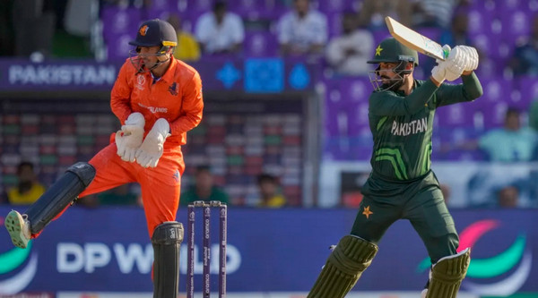 নেদারল্যান্ডসকে যত রানের লক্ষ্য দল পাকিস্তান