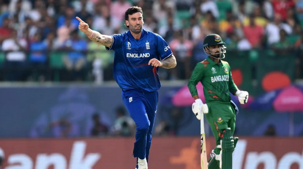 ইংলিশ বোলারদের সামনে বাংলাদেশ ব্যাটারা নিতান্তই অসহায়, চলছে আসা যাওয়ার খেলা
