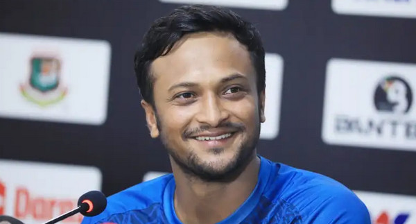 ইংল্যান্ডের বিপক্ষে ম্যাচ হেরে সরাসরি যাদের দায়ী করলেন সাকিব আল হাসান