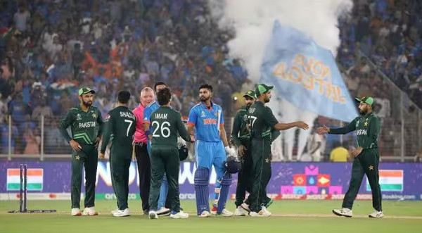 বাবর-রিজওয়ান ধুয়ে দিলেন সাবেক ক্রিকেটাররা (ভিডিও)