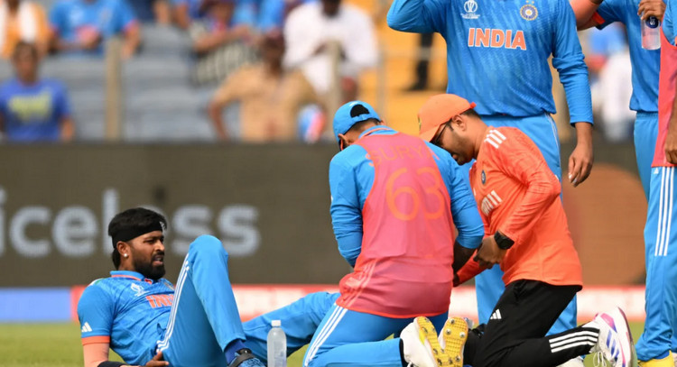 এই মাত্র পাওয়াঃ মাঠে থেকে সরাসরি হাসপাতালে হার্দিক