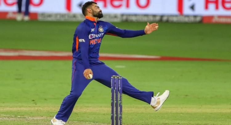 ০১ ওভার নয়, যে কারনে মাত্র ৩ টি বল করলেন কোহলি