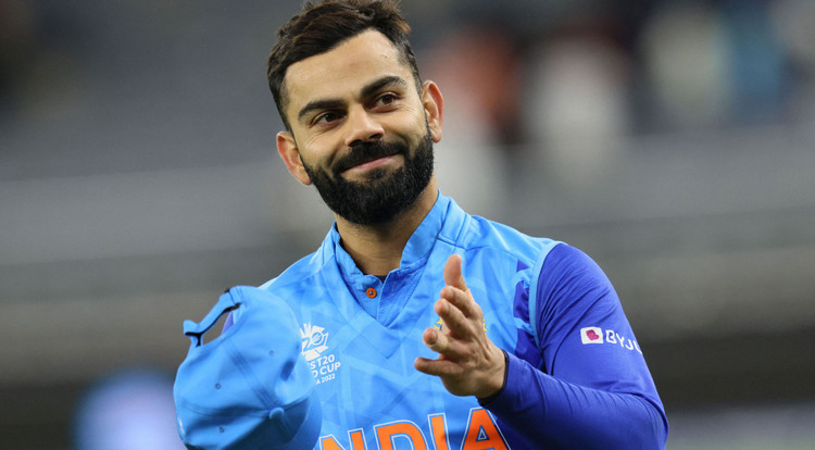 অবাক ক্রিকেট বিশ্বঃ চুরি করেছেন বলে দুঃখিত কোহলি
