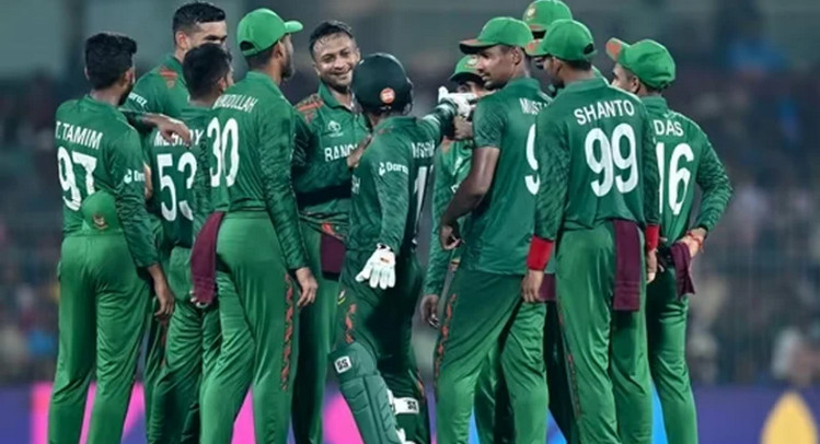 প্রথম ১০ ওভারে ছক্কা হাঁকানোর তালিকায় দেখে নিন বাংলাদেশের অবস্থান