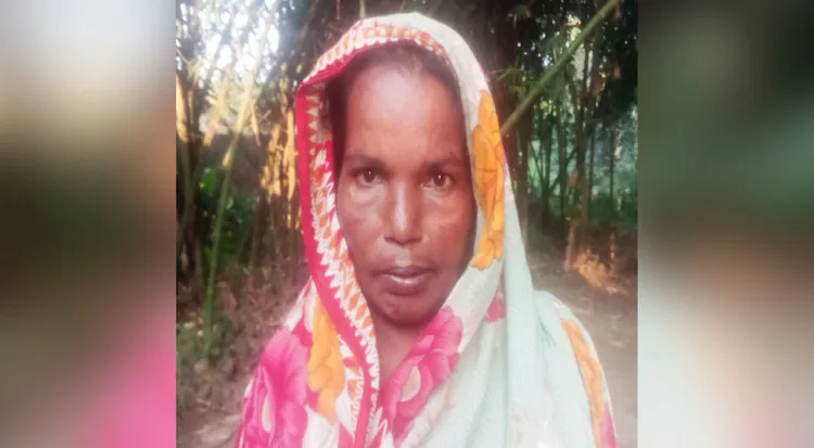 ভিক্ষুক বিধবার ভাতার টাকা মেরে দিলেন দেবর