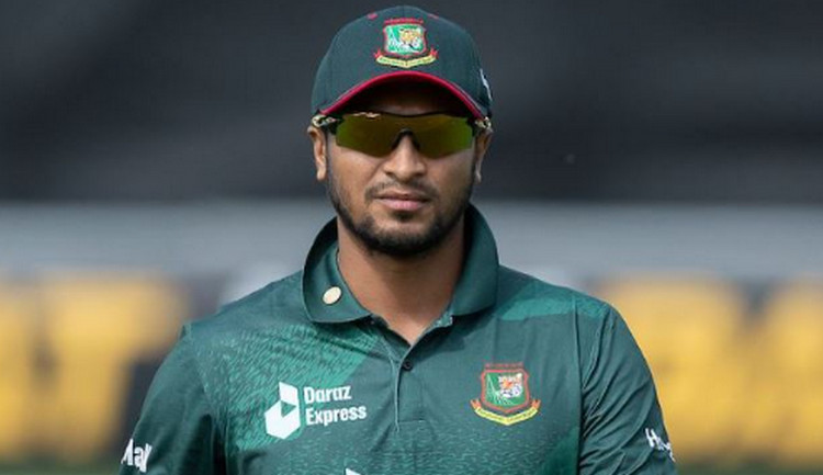 এখন কাটেনি সাকিব ধোঁয়াশা