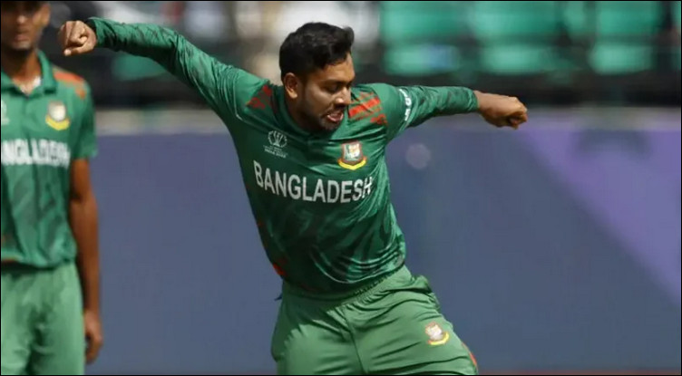 আউট আউট আউটঃ আবারও উইকেট হারালো দঃ আফ্রিকা, দেখুন সর্বশেষ স্কোর