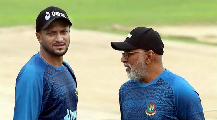 নতুন গুঞ্জনঃ হাথুরুর সঙ্গে মতবিরোধেই দলছুট সাকিবের
