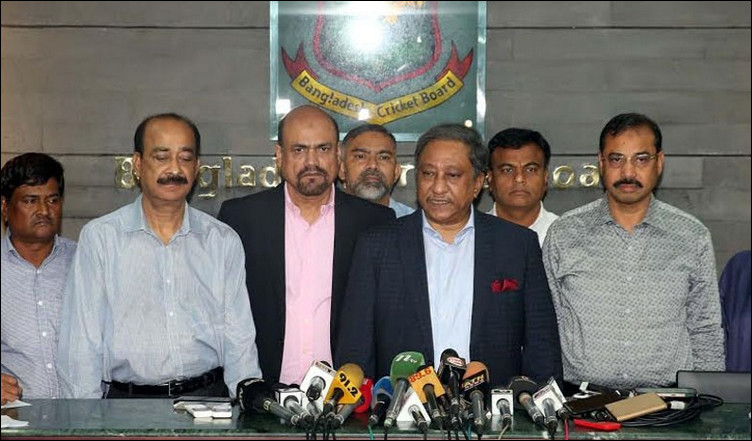বিশ্বকাপ শেষে বিদায় ঘণ্টা বাজতে পারে বিসিবির যে ৫ কোচিং স্টাফের