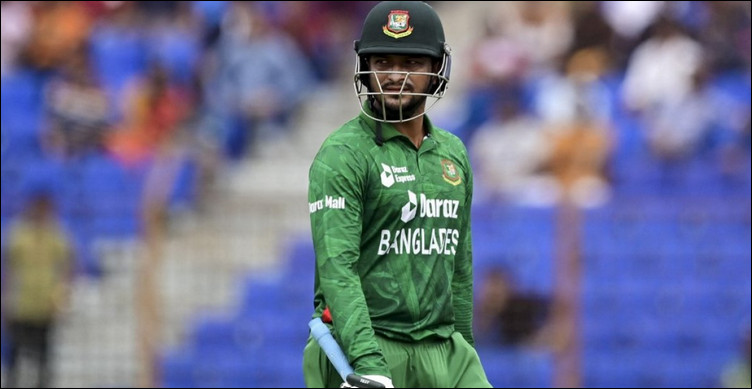 ছোটবেলার গুরুর শিক্ষাও কাজে লাগল না সাকিবের, দেখুন সর্বশেষ স্কোর