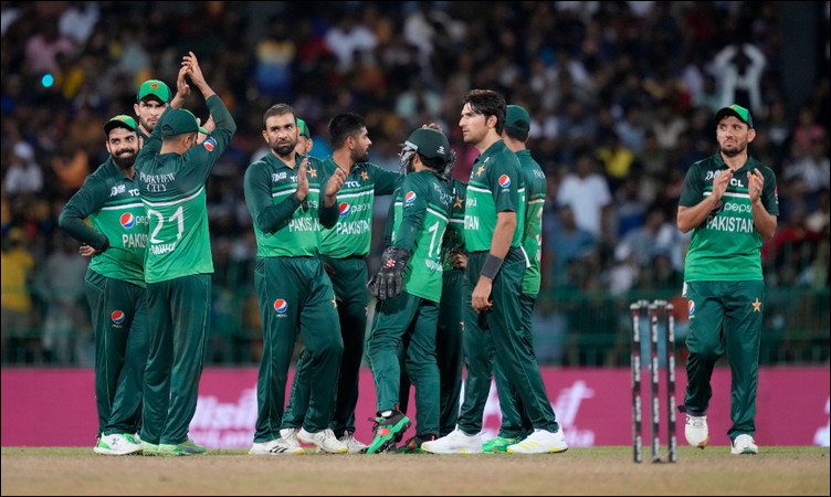 চাঞ্চল্যকর তথ্য ফাঁসঃ বাবরদের গত পাঁচ ম্যাচের বেতন দেওয়া হয়নি