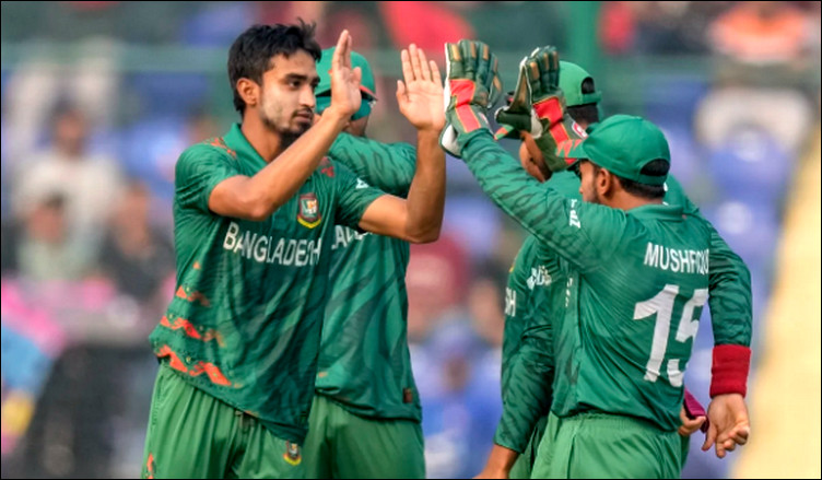 বিশ্বমঞ্চে প্রথম ম্যাচেই আলোকিত তানজিম সাকিব