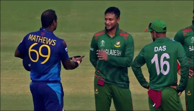 অবশেষে জানা গেল সাকিবকে টাইমড আউটের বুদ্ধি দিয়েছিলেন যিনি
