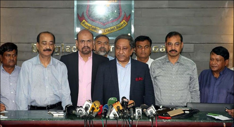 বিসিবি চাইলেও চায়নি কোচ