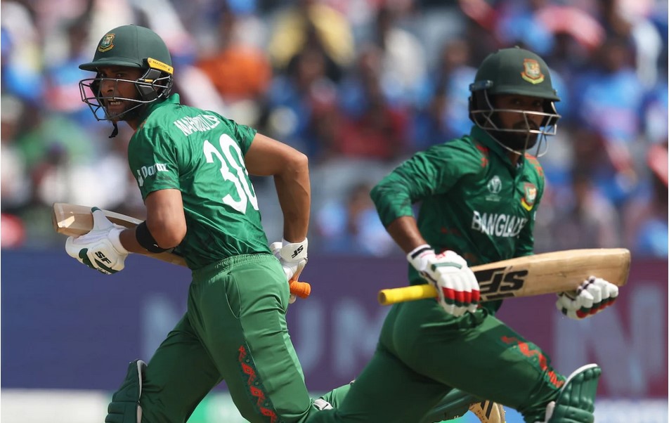 একের পর এক রান আউট তারপরও বিশাল রানের টার্গেট দিল বাংলাদেশ