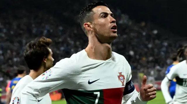 অপ্রতিরোধ্য রোনালদোর পর্তুগাল