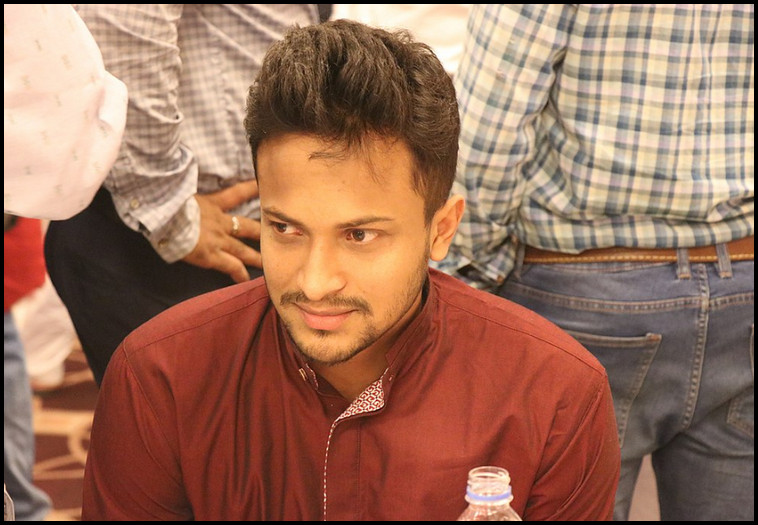 যে দলের হয়ে ৩ আসলের মনোনয়ন কিনলেন সাকিব