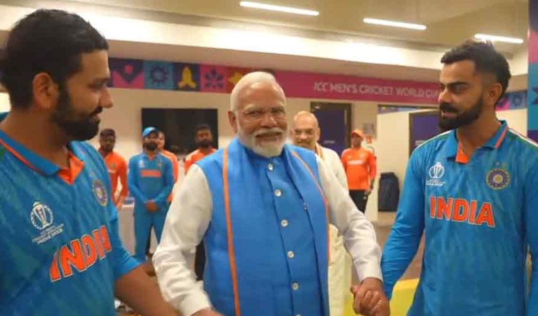 ‘মুখে হাসি আনো, গোটা দেশ তোমাদের দেখছে’ নরেন্দ্র মোদি

