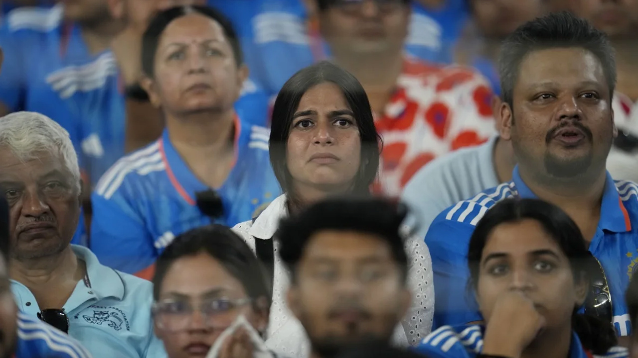 ভারতের ফাইনাল হারের দুঃখ ভুলতে একদিন ছুটি