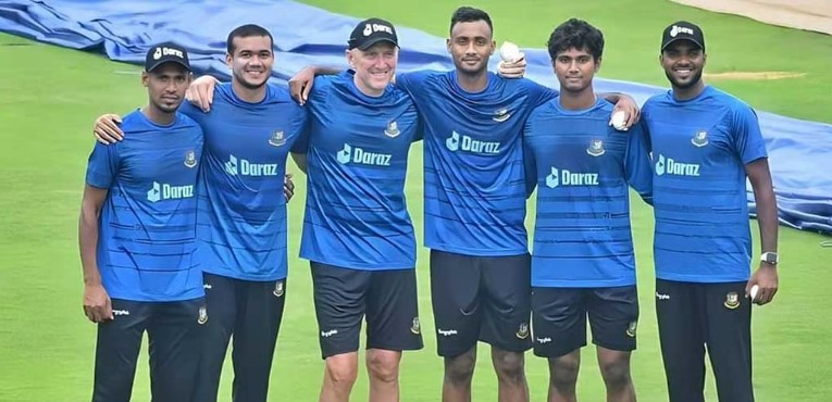 এইমাত্র পাওয়াঃ তাসকিনকে নতুন করে বড় দুঃসংবাদ দিলো বিসিবি, ইংল্যান্ড যাচ্ছেন এবাদত

