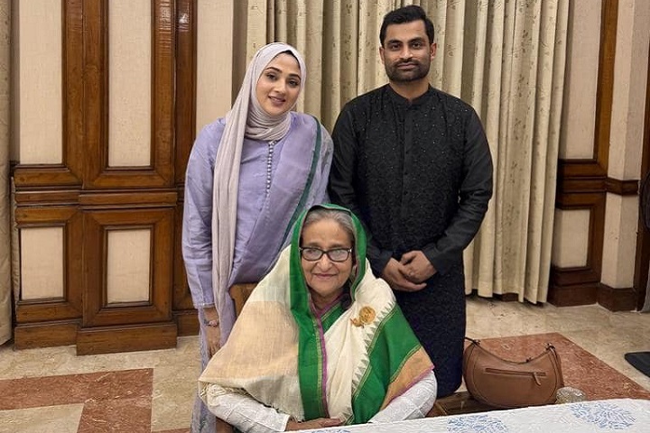 প্রধানমন্ত্রীর সাথে তামিমের সাক্ষাৎ, রাজনীতির ইঙ্গিত নাকি অন্য কিছূ