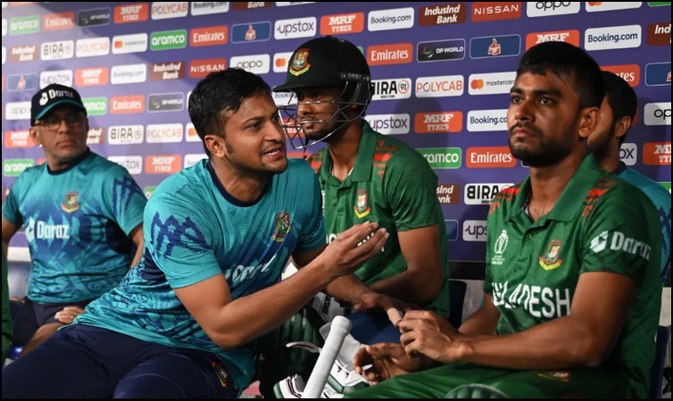 "দল হারলে কেউ দায় নেয় না"