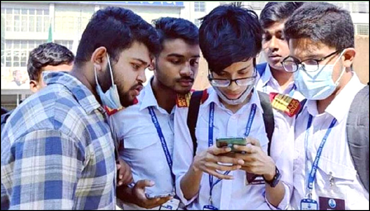 এইচএসসির রেজাল্ট প্রধানমন্ত্রীর কাছে হস্তান্তর, মোবাইলে রেজাল্ট দেখবেন যে ভাবে