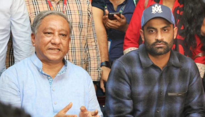ব্রেকিং নিউজঃ হঠাৎ পাপনের বাসায় জরুরি বৈঠকে তামিম