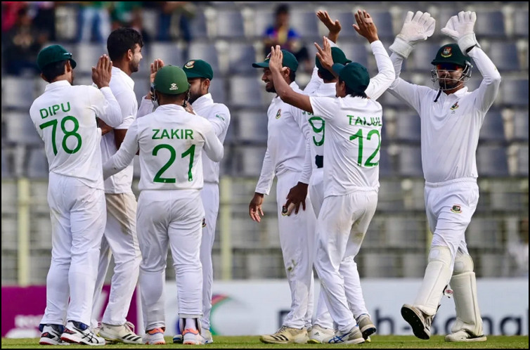 ২য় দিন শেষে অল আউটের পথে নিউজিল্যান্ড, দেখে নিন স্কোর