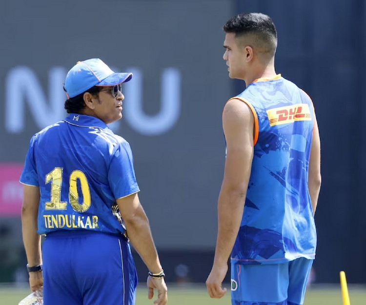 বাবার মতো নাকি কোঠায় কিভাবে এগিয়ে যাচ্ছে শচীনপুত্র