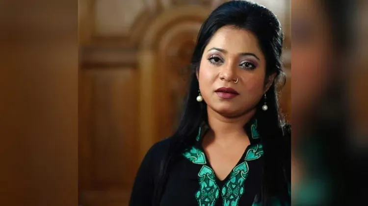 যে কারণে মনোনয়ন দেওয়া হলো না ডলি সায়ন্তনীকে