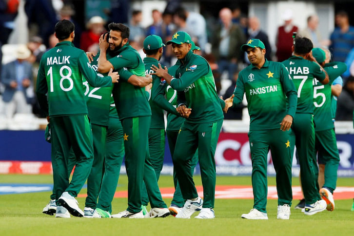 নিজেদের দোষ ঢাকতে বিদেশি কোচদের দোষ দিচ্ছে পাকিস্তান বোর্ড
