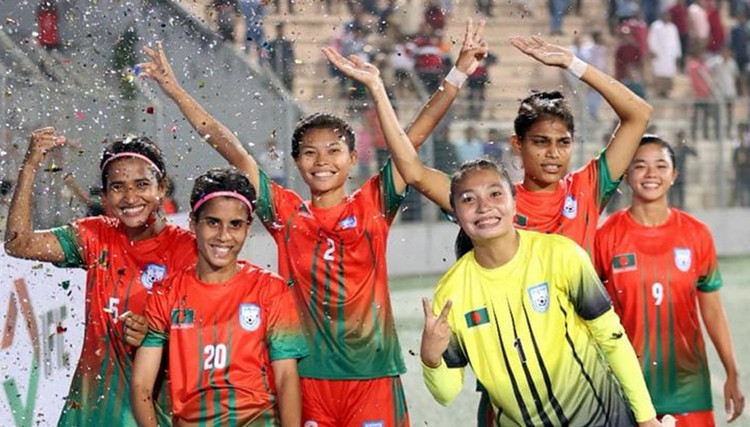সিঙ্গাপুরকে বিশাল ব্যবধানে উড়িয়ে দিল বাংলাদেশের মেয়েরা, দেখেনিন বিস্তারিত