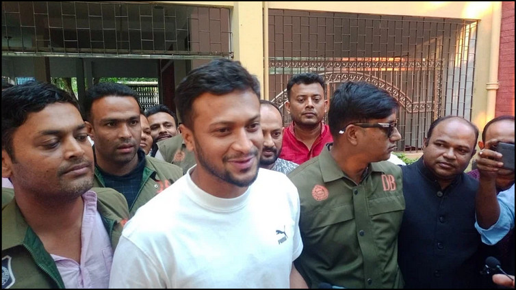 সাকিবের বিপুল পরিমাণ অর্থে নিয়ে যা বললেন জেলা প্রশাসক