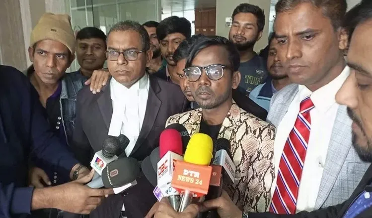 মনোনয়ন পেতে লড়াই করছেন হিরো আলম