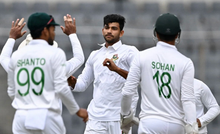 নাঈমের জোড়া আঘাত লন্ডভন্ড নিউজিল্যান্ড, দেখেনিন সর্বশেষ স্কোর-
