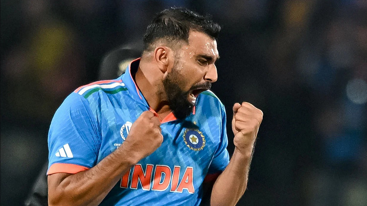 সিজদা দেওয়ায় সমালোচকদের কঠর জবাব দিয়ে যা বললেন শামি