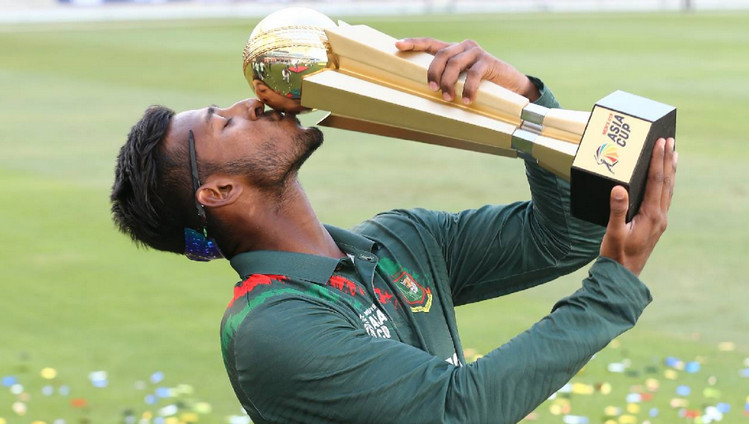 ট্রফি নিয়ে যে সময় দেশে ফিরছে যুব টাইগাররা, বিসিবি থেকে নেওয়া হল যে আয়োজন
