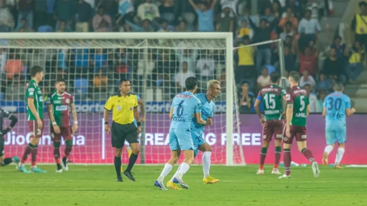 অবাক ফুটবল বিশ্ব, এক ম্যাচেই ৭ লাল কার্ড ২২ ফাউল