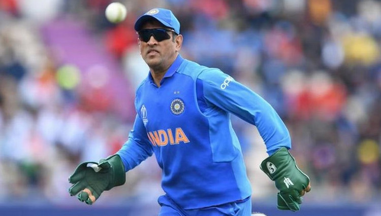 অবসরের পর যা হতে চান ধোনি বললেন নিজেই