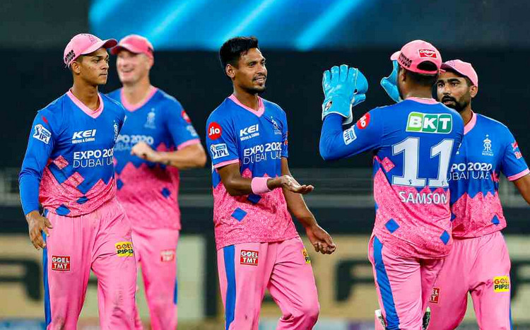 বান্ধবীর ভয়ে পুলিশের কাছে সাহায্য চাইলেন আইপিএল খেলা ক্রিকেটার