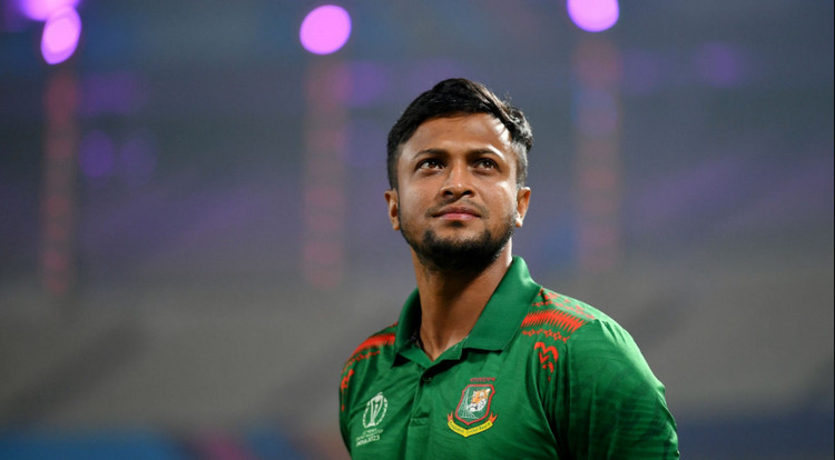 বিশ্বকাপে এক চোখ দিয়ে খেলেছেন অধিনায়ক সাকিব