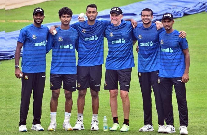 টি-টোয়েন্টিতে মাঠে নামার আগে দুঃসংবাদ পেল বাংলাদেশ, বিশ্বকাপ মিস করবেন টাইগার পেসার