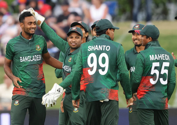 বাংলাদেশের অল্প পুজিতে চরম ব্যাটিং বিপর্যয়ে নিউজিল্যান্ড