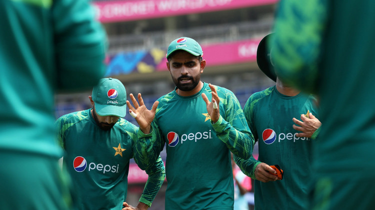 বিগ ব্যাশ রেখে পাকিস্তান দলে ফিরলেন তারকা ক্রিকেটার